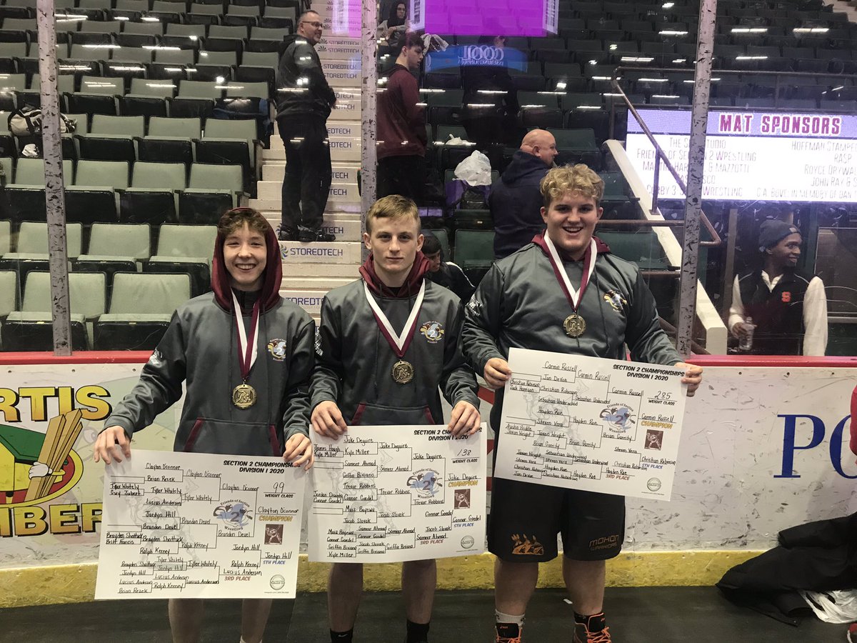 MohonWrestling's tweet photo. Last year there was one going and now there are three. 3 For 3 in the finals. Trips To Win. #BASEMENTSZN #DEEPWATERS #GETONTHEBUS #STATES https://t.co/LtqRm0Xtz0