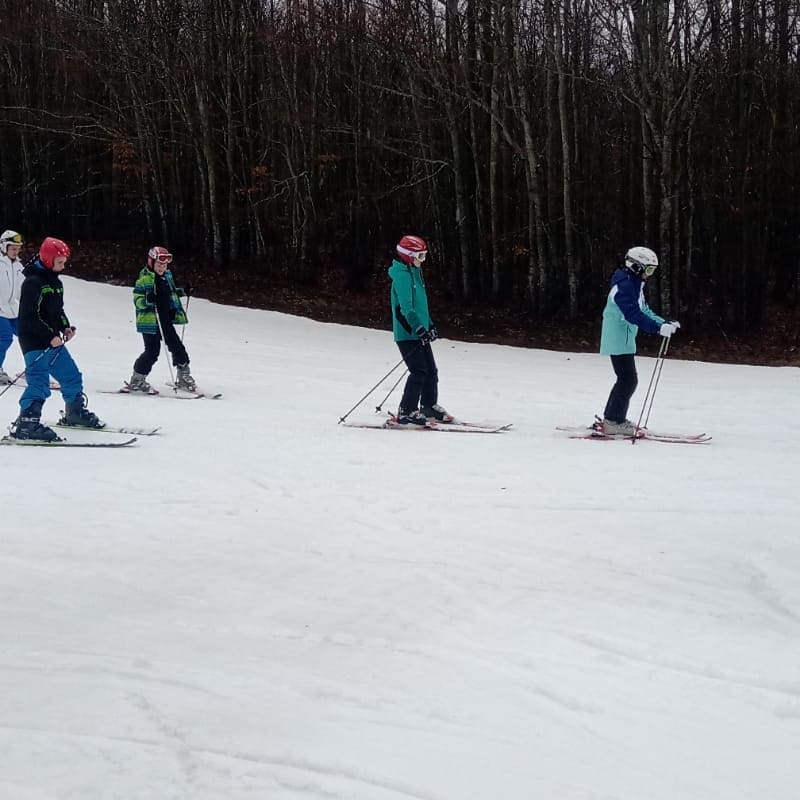 HHVCSchool's tweet photo. Fun on the slopes! https://t.co/DjEfxDbs8n