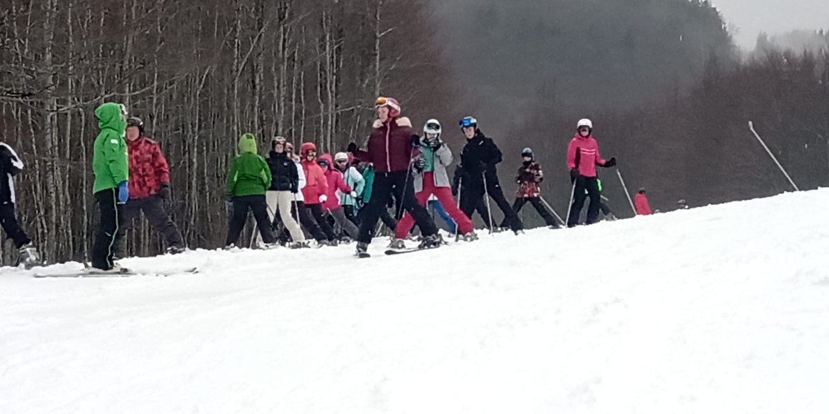 HHVCSchool's tweet photo. Fun on the slopes! https://t.co/DjEfxDbs8n