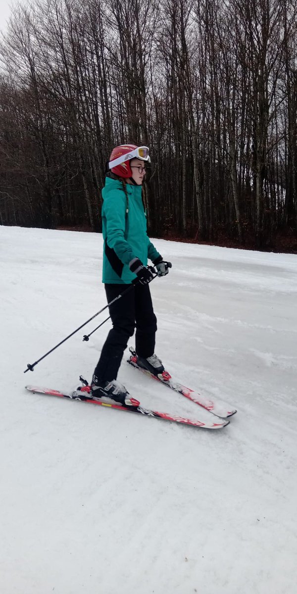 HHVCSchool's tweet photo. Fun on the slopes! https://t.co/DjEfxDbs8n
