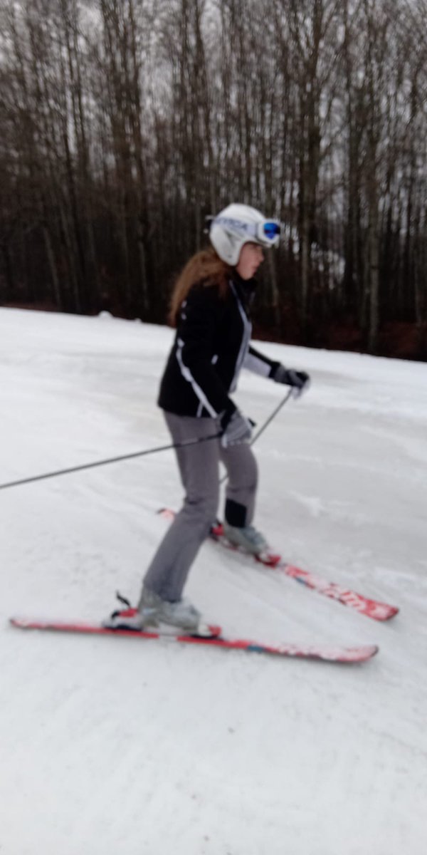 HHVCSchool's tweet photo. Fun on the slopes! https://t.co/DjEfxDbs8n