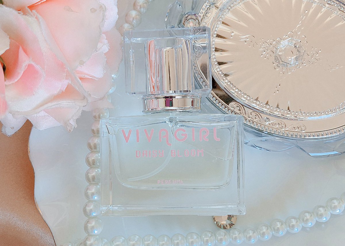 barbiewowww's tweet photo. น้ำหอมกลิ่นโครตคุณหนู miss dior ลอยมาเรย เพื่อนทักทั้งวันอ่าวันนี้ใช้น้ำหอมอะไร><  ติดผิวมากพูดเรย 3ร้อยกว่าบาทก็คุณหนูได้ ไปซื้อที่  @multyshopping #รีวิวห้ามขายของโว้ยย #รีวิวน้ําหอม https://t.co/uYWNNEn40O