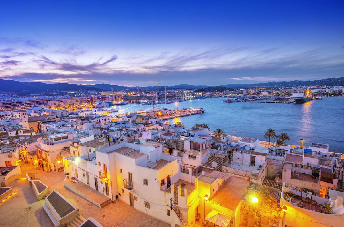 #TravelTuesday this week is Ibiza! The ultimate party destination for your stag weekend. Catch the rays during the day and throw some shapes at night in the clubs on the lively strip! 😜😎🍻☀️#Ibiza

stagweekends.co.uk/ibiza-stag-par…