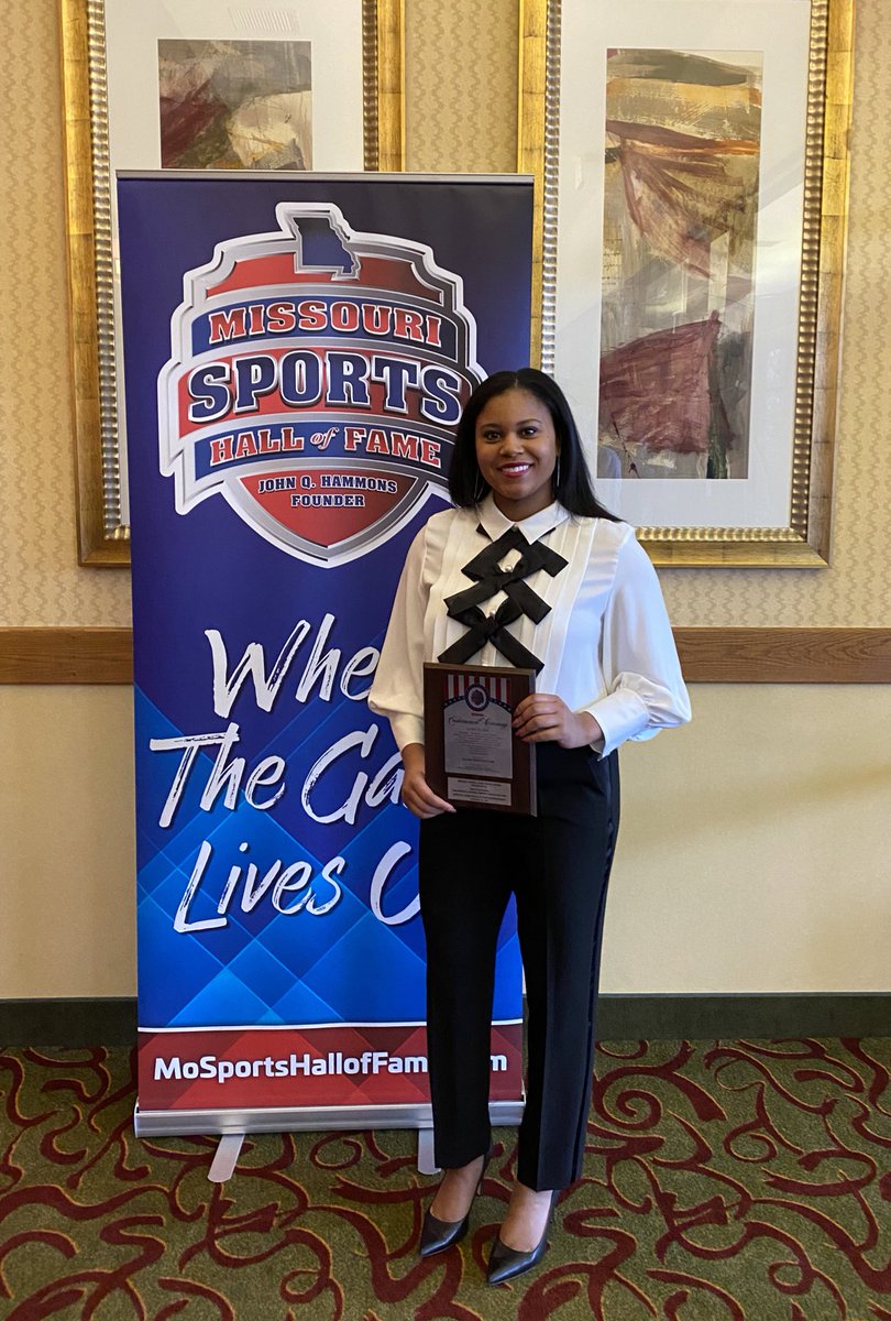 LexGetIt_OCU's tweet photo. So thankful and honored for the recognition I received from the ✨Missouri Sports Hall of Fame✨ Looking forward to the impact I’ll have on the sport and in my girls’ lives moving forward! #lexgetit https://t.co/TNSHEuY7ff