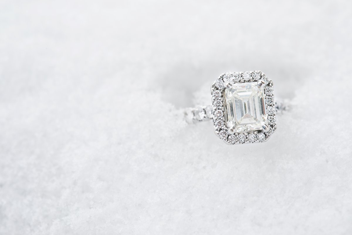 Don't wait! There's still time to plan your winter engagement + take advantage of the tri-state's best financing with 5 years 0% interest. The Diamond Galleria, where your dollar goes further.