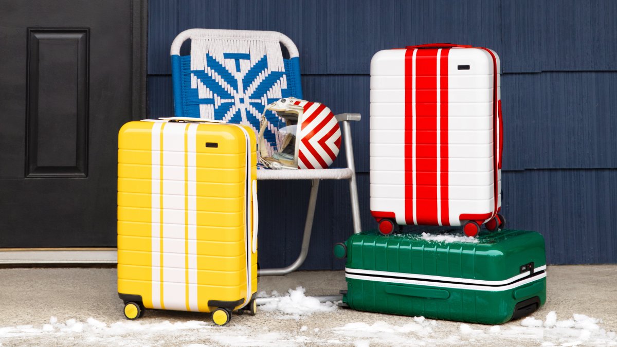 Our limited-edition Chalet collection is fresh off the slopes. 🎿 Shop it now—the mountains are calling.
bit.ly/awaychalet