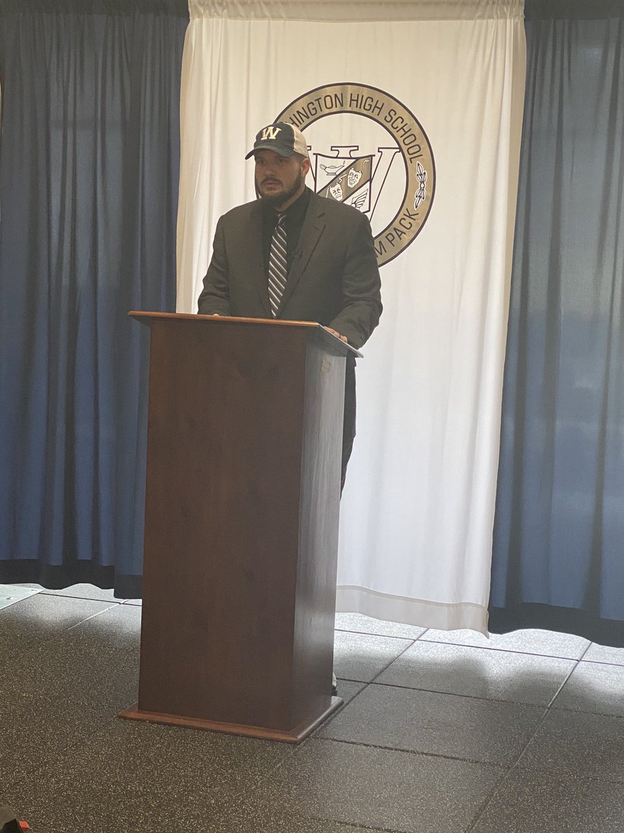 PamPackWHS's tweet photo. From Robin to Batman:
Perry Owens named the Head Football Coach at Washington High School
#FOE #PamPack #PamPackRocks https://t.co/NijH3lIjZT
