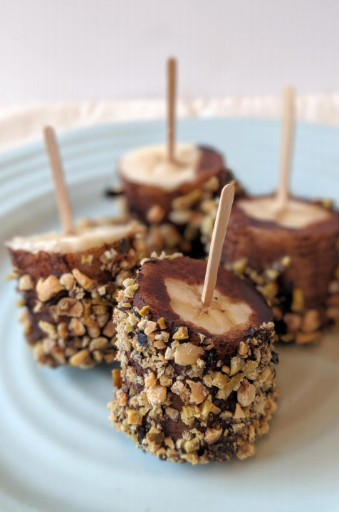 vegetarianTRVLR's tweet photo. Add some protein to your snacks this winter! (Get this recipe + other FREE vegan recipes on our website!)
#fitvegan #proteintoppers #rawvegan #vegetariantraveler #vegansofig #kidfriendly #kidsnacks https://t.co/FLRIDL0iwH