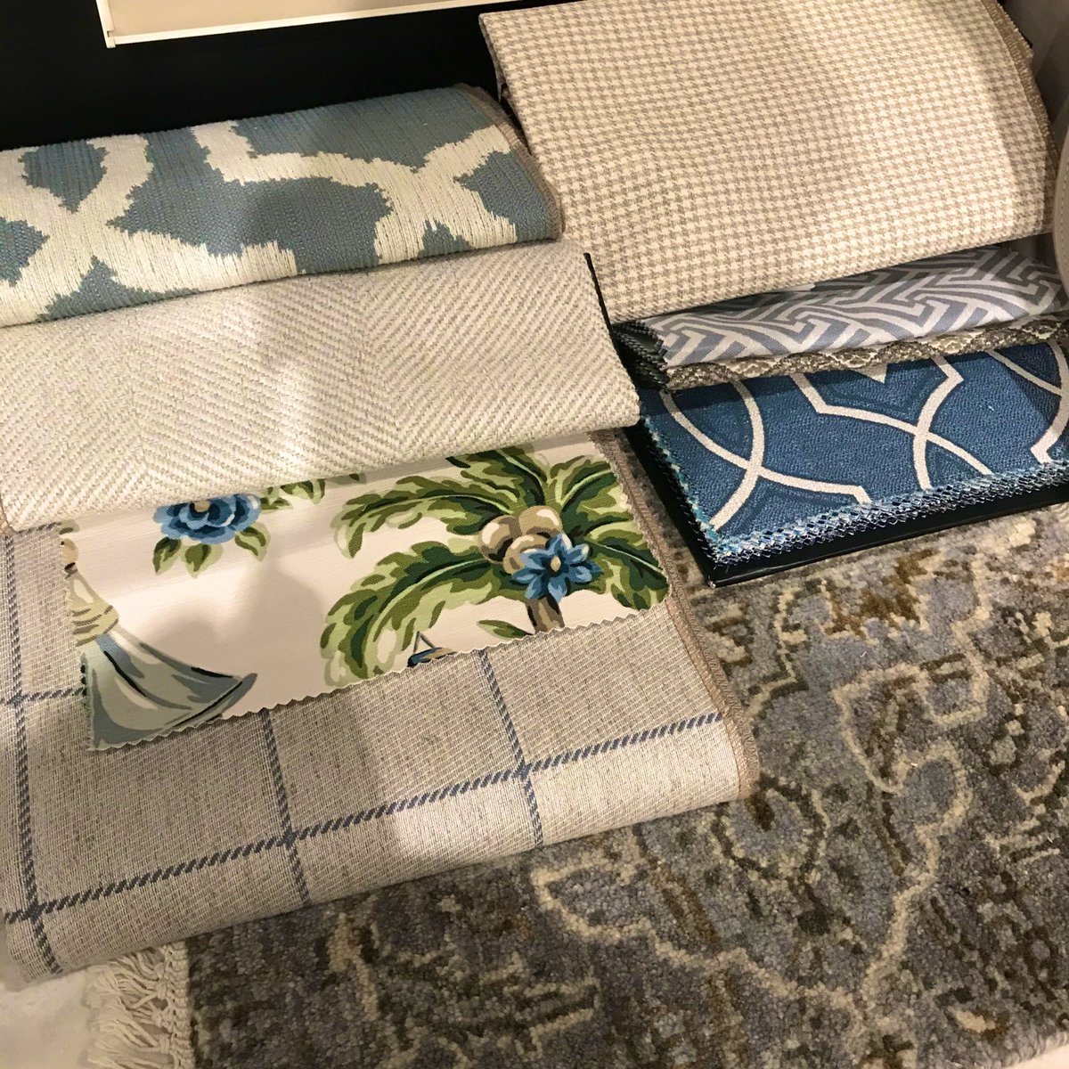 RJ_EthanAllen's tweet photo. Stop in and see me today in @GardenCityCtr for your last chance at 36 month financing! I’m at Ethan Allen in Cranston until 8pm! #ethanallen #sale #financing #ri #rhodeisland #cranstonri #lilrhody #oceanstate #interiordesign #interiordesigner #ridesign #rjii #PresidentsDay https://t.co/zGh2oeij1e