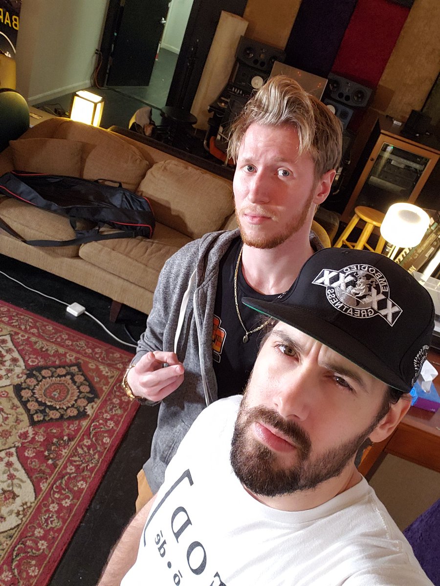 LFODLife's tweet image. Giving ya'll a moment to catch up this week. A few post-show selfies from the season so far. You heard all these episodes?? 

LFODRadio.com 

#LFODRadio #LFODLife #RepNewEngland