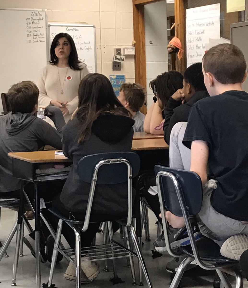 FlickerNorwood's tweet photo. Franklin Mint Credit Union lesson with 5th grade @WeAreNorwood @FMFCU https://t.co/TLMoItKE9R