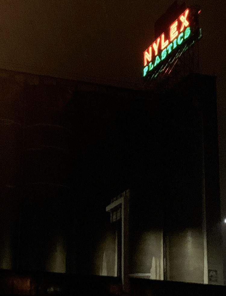 abcmelbourne's tweet photo. Breakfast producer Ross headed out this morning to get a snap of the #Nylex sign that is lit up for one night only after being shut off for 5 years. This morning it will be switched off again for another 2 years. Can you get a better pic? https://t.co/Qqo83OQclS