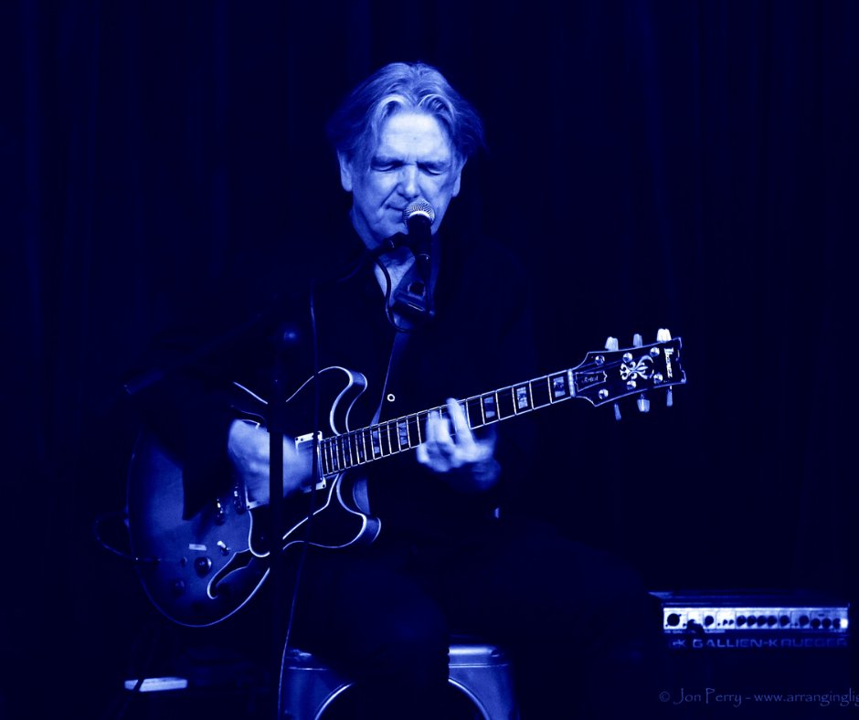 Theos Simple Italian tweet media