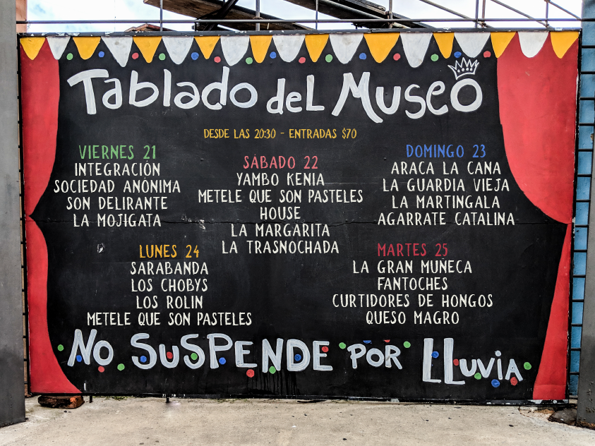 CarnavalMuseo's tweet photo. 🙌 Fin de semana de Carnaval, 5 días, 21 conjuntos!!!

Entradas a $70 ($35 con tarjetas Banco República de 19 a 22), plaza de comidas, la parilla de Álvarez Bar, el rincón dulce de La Paz Creaciones, helados de Piwo Helados, los Maquillajes de Lula, ómnibus de #Cuctsa al final. https://t.co/UFfRr8rePJ