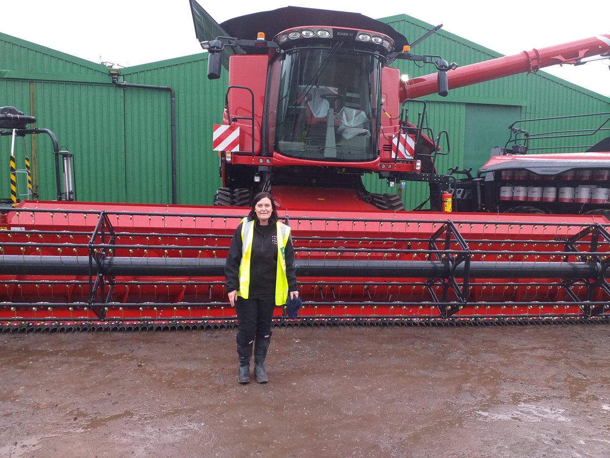 They say size doesn't matter! Still smiling in the pouring rain serving hot tea and coffee.  Well done Rachel