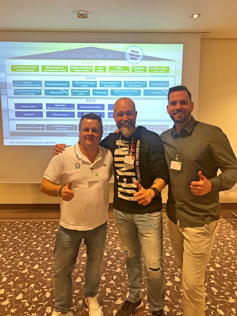 erich_erichsen's tweet photo. #Kickoff2020 #datev #kollegenforum mit @hechtfriedemann und @thomxeck #digitalrockstar #digitator #digitalekanzlei2019 #digitalekanzlei2020 #datevandersdenken #25StundenWoche #wirdigitalisierendennorden https://t.co/kBHyl8wYy5