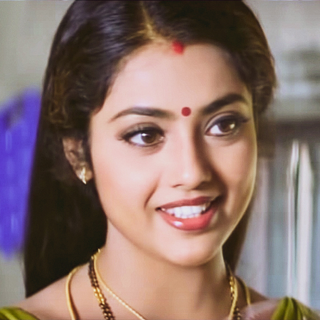 Meena_team's tweet photo. Evergreen smile  😊✨ 

#meena #evergreen #angel #cutesmile #thalaivar168 https://t.co/dihvIRkDy4