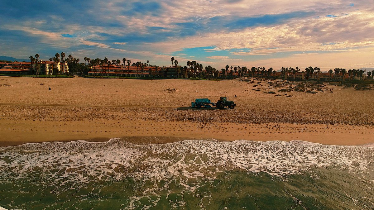 BeachTechWorld's tweet photo. Ever wondered what a Seagull see's when flying into the beach? Now you know 😉 #BeachTech #birdseyeview #liftandsift https://t.co/MannoJPhji