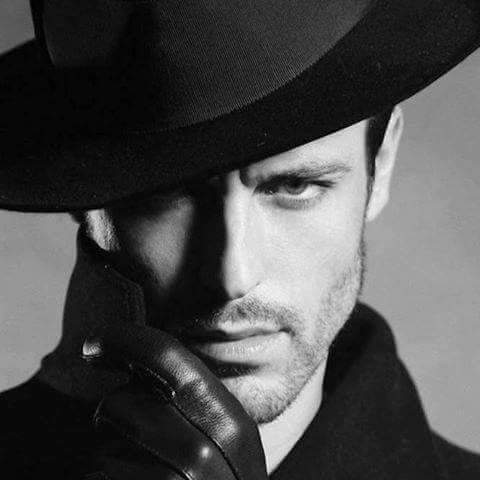 черный мачо. черный мачо. алан вальдес модель торс. чернокожий с длинными волосами. ник огер фитнес модель.