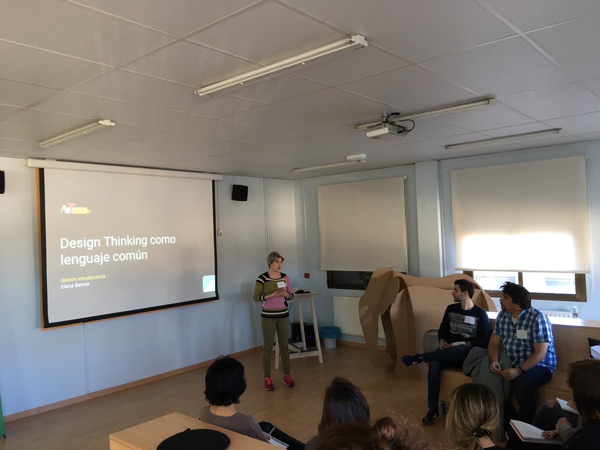 cpmariadeavila's tweet photo. Da comienzo la formación #ArTduino con @ElenaBernia en el #SteamLabAragón @dgafprofesorado @tonimartinez24 @gustarcef https://t.co/r6t67EUE0i