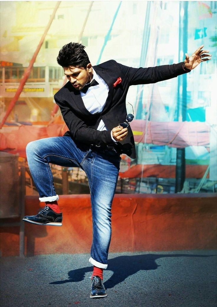 Аллу арджун мадрас. Арджун редди индийский актер. Аллу арджун. Фильм с аллу арджун 2020. Allu arjun индийский актёр.