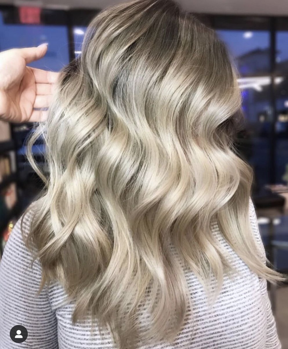 This color correction #beforeandafter by stylist Angela is 😍💯. Check it out: bit.ly/correctioncolor