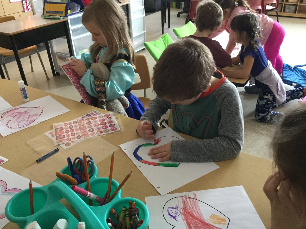 GillBaskwill's tweet image. Pattern workstations, Valentine’s style! #math #kindergarten #seewhatiamlearning