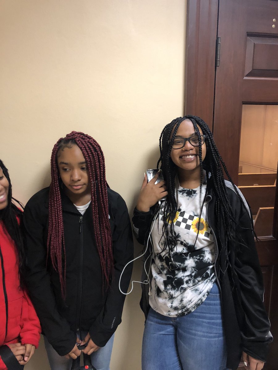 CCMSBeta1's tweet photo. Camp Creek Jr. BETA at the State Capital @CampCreekMiddle @JarvisAdamsEdu https://t.co/ZMs4LYsh2M