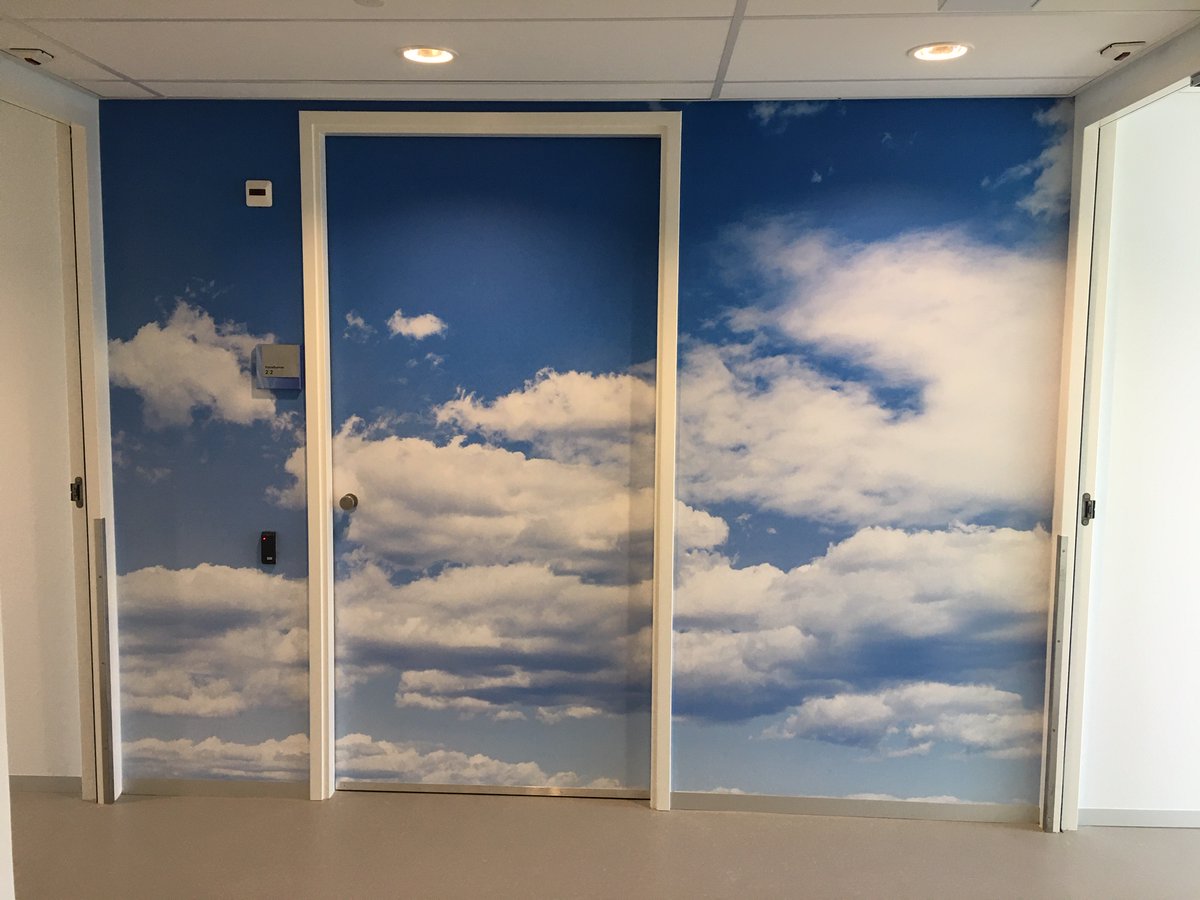 Sinds kort waan je je in de wolken op de tweede verdieping bij onze hotelkamers. Zal dat even lekker slapen zijn als u bij ons te gast bent, zzzz..