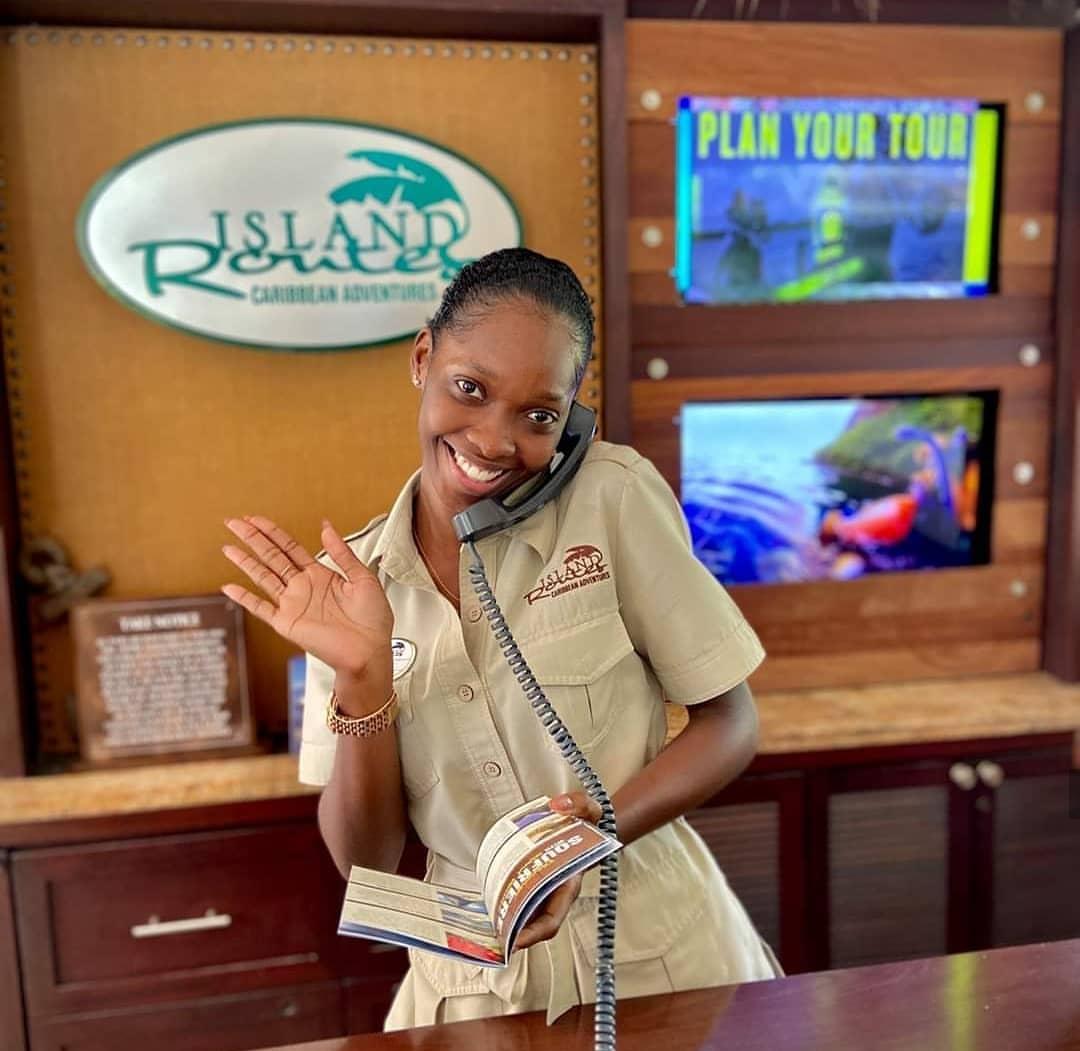 IslandRoutes's tweet photo. With one of our expert local guides leading the way, discover the best of The Caribbean on your next vacation! #LiveFunner https://t.co/FCsPHnsLU5