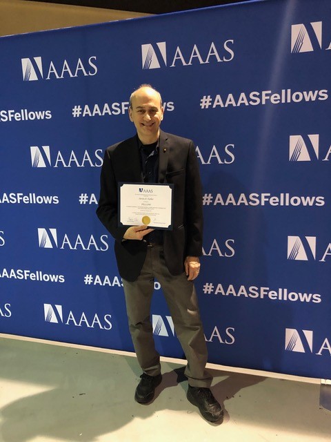 Congrats to Dr. Steve Farber on his induction as an AAAS fellow at NSF this past Saturday!! @stefarber @carnegiescience #AAASFellows