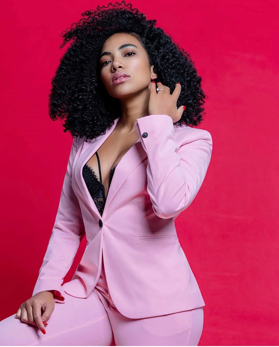 GlamItSA's tweet photo. Look after those #springy curls with our #Balmain Curl Defining Cream for that natural-looking style.
.
Then finish off with one of the #AmandaduPont favourites #Balmain Silk Perfume, that detangles and repairs damaged hair.
.
#glamitsa #naturalhair #curlyhair #healthyhair https://t.co/vqZswuuuAO