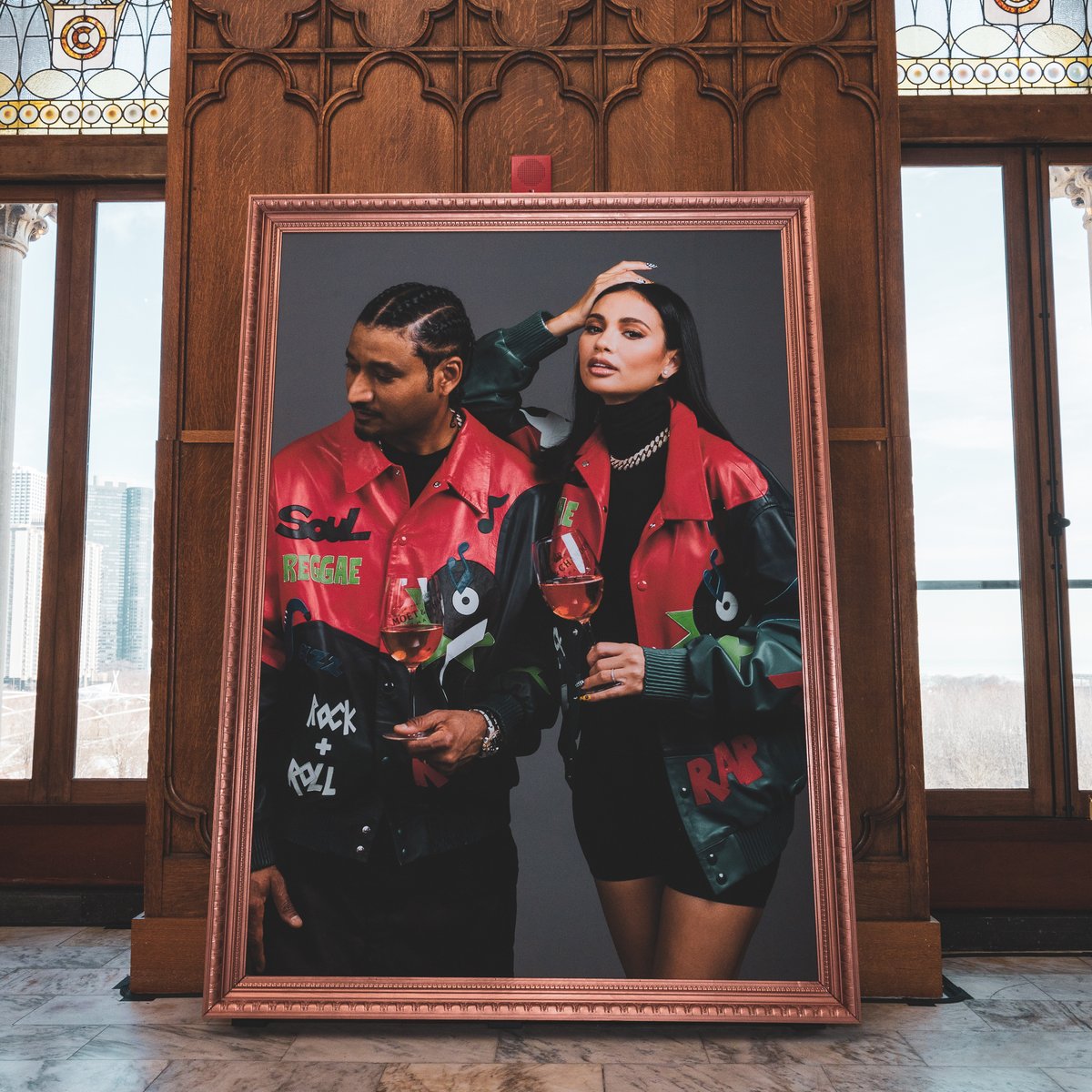 VibeMagazine's tweet image. #NectarOfTheCulture: @MoetUSA and @jonathanmannion celebrate Kristen Noel Crawley (#KNCBeauty) and Don C (@justdon) in Chicago trib.al/IgZNYo7