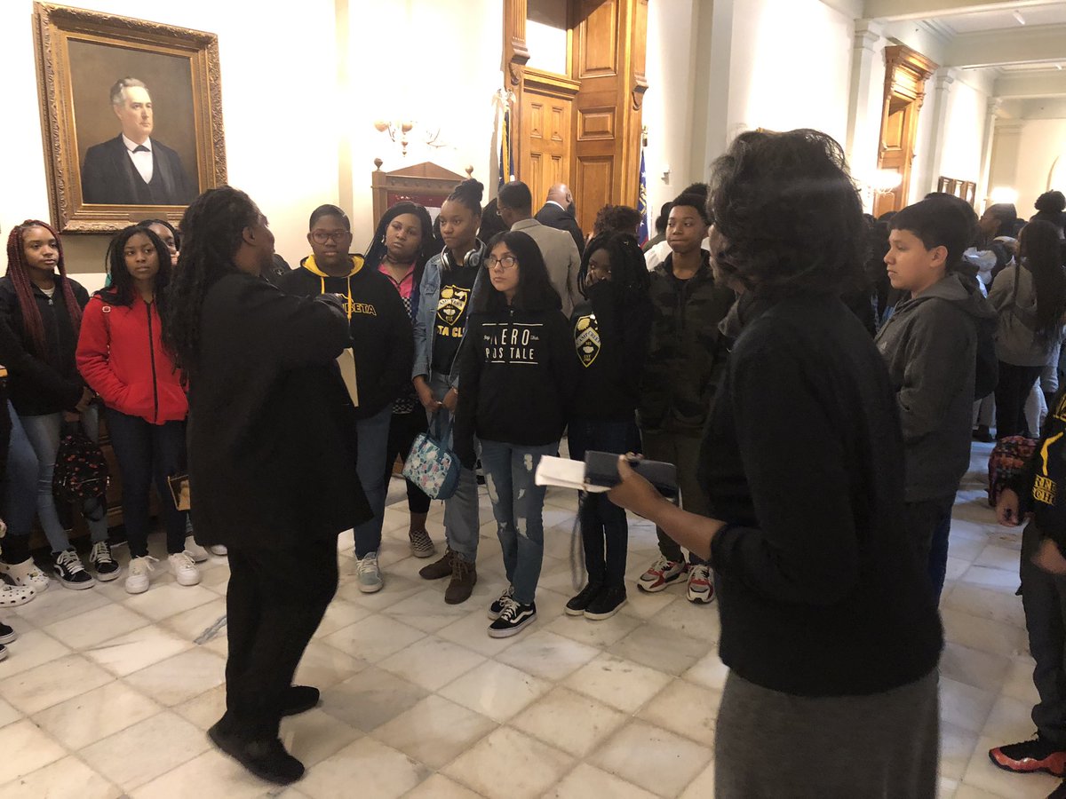 CLWilliamsEdu's tweet photo. Camp Creek Middle at the State Capital @JarvisAdamsEdu @Camp_Creek_MS https://t.co/rx8MWFkHxS