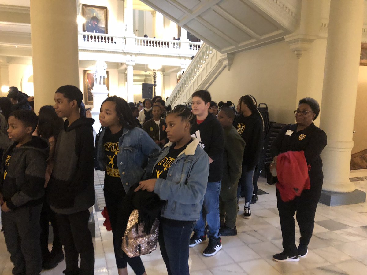 CLWilliamsEdu's tweet photo. Camp Creek Middle at the State Capital @JarvisAdamsEdu @Camp_Creek_MS https://t.co/rx8MWFkHxS
