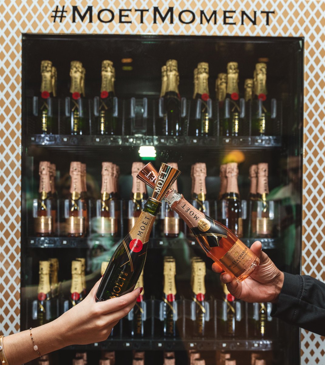 VibeMagazine's tweet image. #NectarOfTheCulture: @MoetUSA and @jonathanmannion celebrate Kristen Noel Crawley (#KNCBeauty) and Don C (@justdon) in Chicago trib.al/IgZNYo7