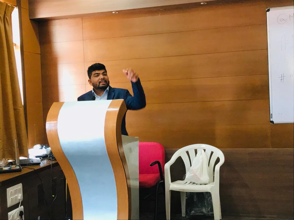 Mozpu2's tweet photo. Recently MozPu organized a workshop on Internet Of Things(IOT). 
A huge Thanks to Dhruvik Patel founder of BrainBeans technolab for accepting invitation for this workshop. He started session by giving introduction to IOT and trends in IOT this days. https://t.co/XzcvcajvvI