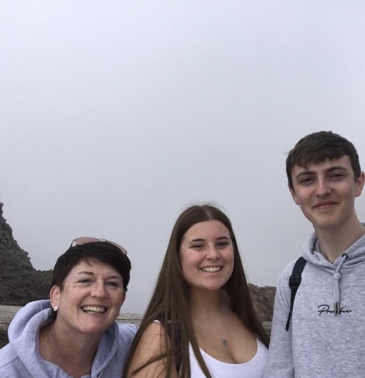FrogmoreGeog's tweet photo. Great afternoon to visit off the trip...a trek up Mount Vesuvius🌋. Now time to head home 🛫 https://t.co/zis3NJjrI7