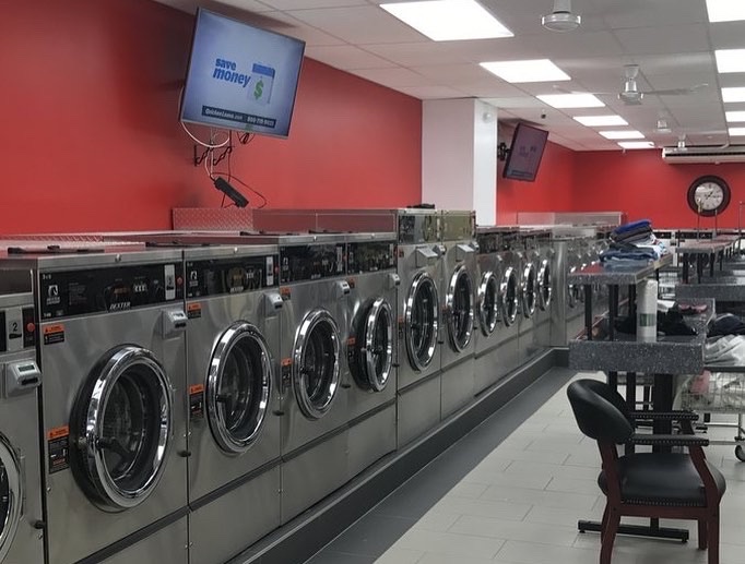 hunterhomesnj's tweet photo. Here’s a reliable and affordable laundromat and dry cleaner for you: Riverside Laundromat &amp; Dry Cleaning. They’ve been in the business over ten years and they boast convenience and great customer service. #hunterhomesnj #propertymanagement #hobokennj #laundromat #drycleaners https://t.co/zWFsWHwVMb