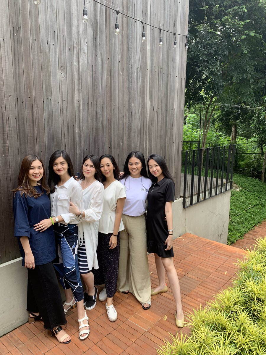 itszaralf's tweet photo. Welcoming Scoli home dg short getaway ke Bdg+Nagor #baperMAX #temanbobokmulih https://t.co/O2bPZJVOqH