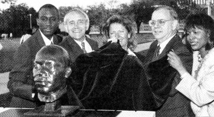 USF_AdminSvcs's tweet photo. This #TransformationTuesday features the 1st monument devoted to MLK Jr at a public Florida university! It now has a reflection pond, the “I Have a Dream” speech, and a full bust with 5 granite lines leading to cities important to Dr.King's mission #BlackHistoryMonth #USFHistory https://t.co/7AMvjAyiwN