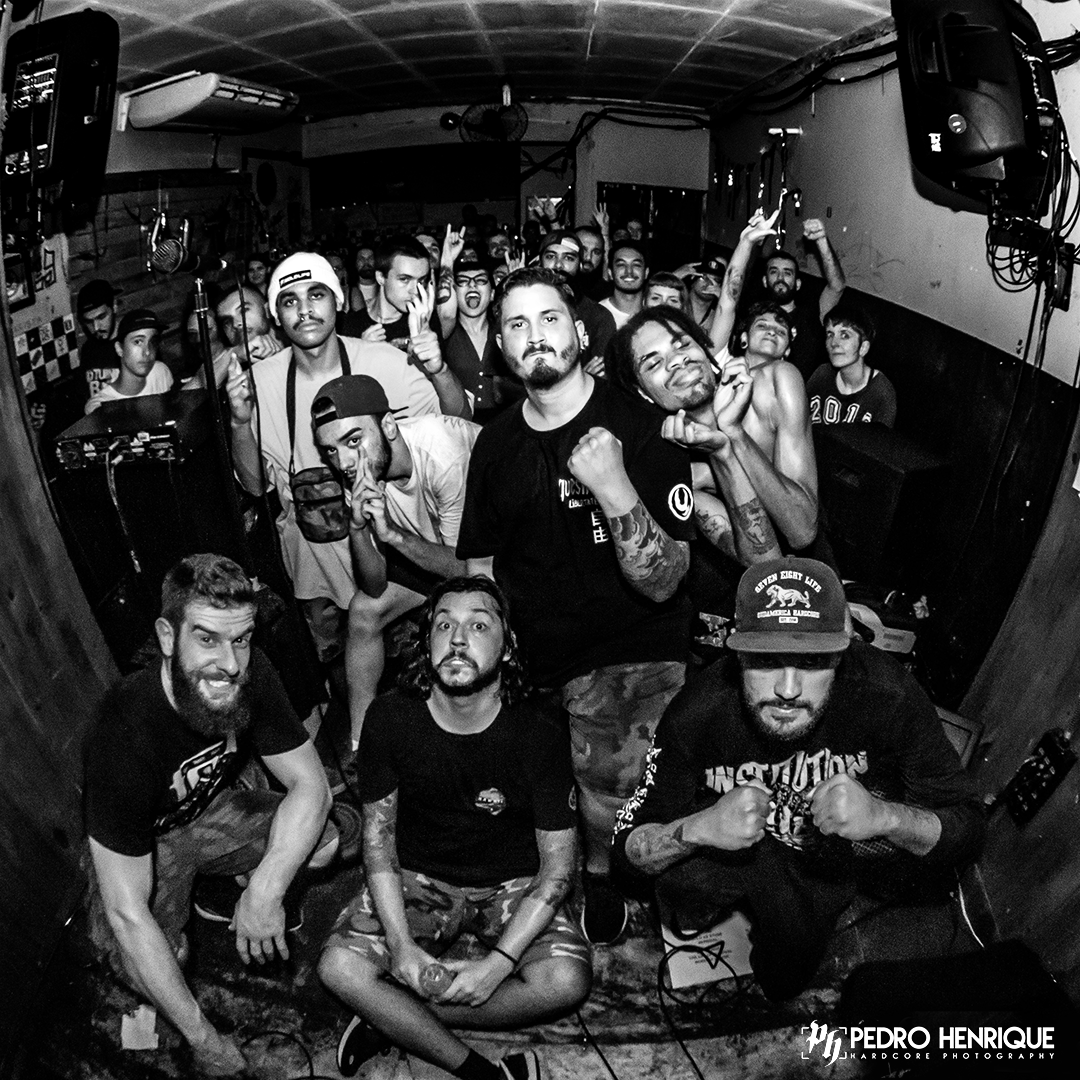 Registro do BURN FEST no último sábado.

BURN ALL OPPRESSORS 🔥

Foto por <a href="/ph/">Paul Hammond</a>.fotos