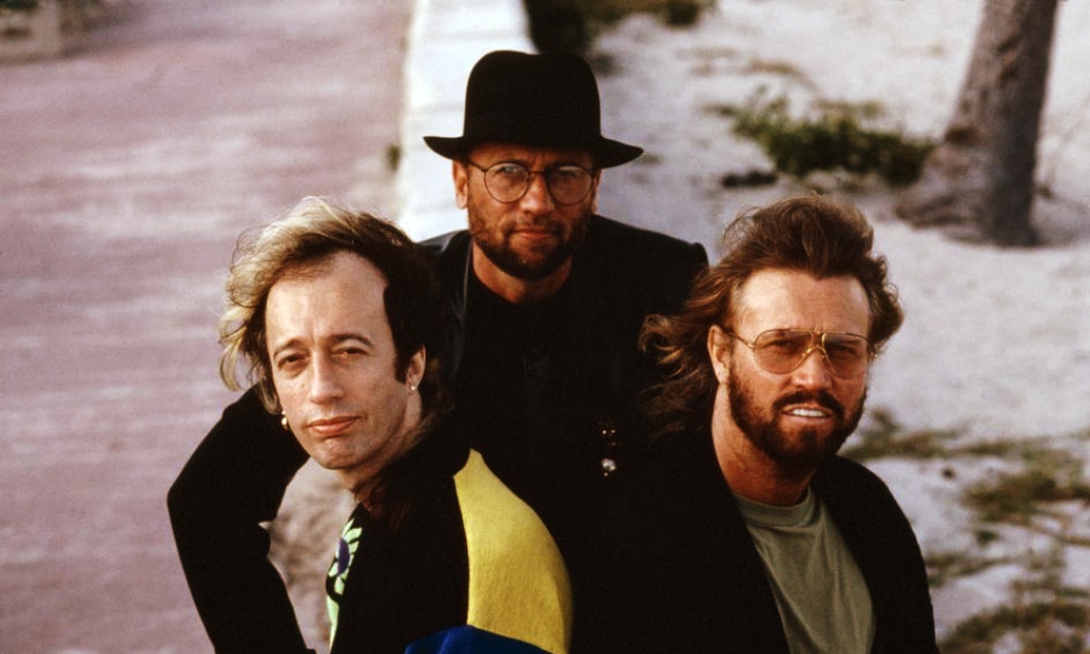 musicaretro_ar's tweet photo. RETRO RECUERDO / RETRO MEMORY '' BEE GEES '' (1991) @BeeGees #BeeGees #BeeGeesFans #90s @GibbBarry @RobinGibb @MauriceGibb #BarryGibb #RobinGibb #RIPRobinGibb #MauriceGibb #RIPMauriceGibb https://t.co/vM8a5j9UgP