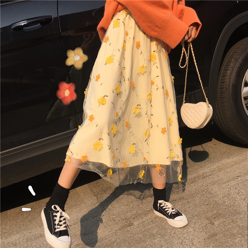 mooncomb09shop's tweet photo. [RT이벤트/1명 추첨]

유채꽃 롱스커트

🌼나뭇잎과 꽃, 그리고 레이스가 함께 있어서 귀엽고 사랑스러워요
🌼허리가 고무줄이라서 편하고, 스니커즈에도 잘 어울려요

당발=마감날👉2월 23일
가격 👉 19900원
상세사항 👉https://t.co/osKTxcuQCv
주문은 여기서👉https://t.co/meRtO82wiD https://t.co/6qMeu5iPEc