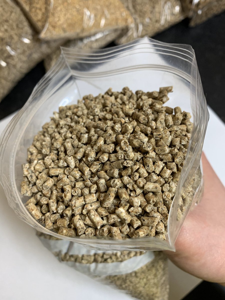keeperschoice's tweet photo. Jack has been checking the quality of our Keepers Choice Breeder rations this morning...
Samples looking very clean and very palatable 👍😋👍😋
#gamefeed #gamekeepingsupplies #pheasantfeed https://t.co/aihMgaBguW