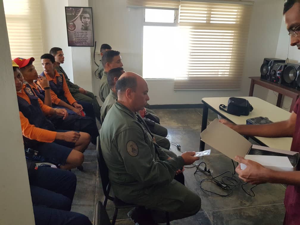 ivsslosroques's tweet photo. @AmbulatorioR Charla: Infecciones de Transmisión Sexual dirigida a los Organismos de seguridad Estado GNB, Guardacostas y Protección Civil Los Roques a cargo de Dr Rubén Orea Médico Rural #IVSS Salud a todo nivel @nicolasmaduro @magallyvina @AzulVenezuela #NuestraFuerzaEsLaPaz https://t.co/8LUMGA6vYX