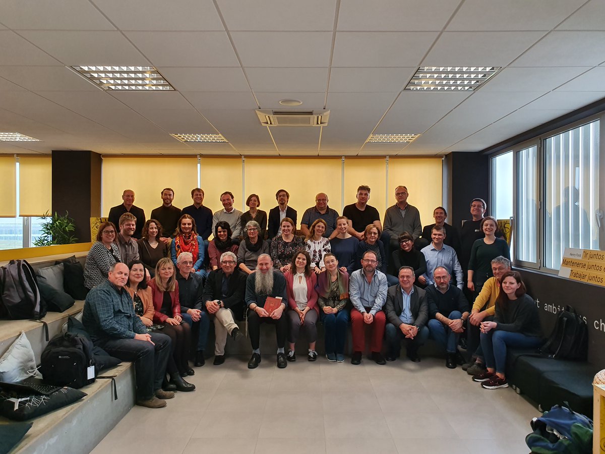 DistantReading's tweet image. Distant Readers in Málaga: a Portrait.

Many thanks, once again, to our wonderful hosts: @rosarioariasUMA @InfoUMA @thegreen_ray 

#DistantReading #DigitalHumanities
