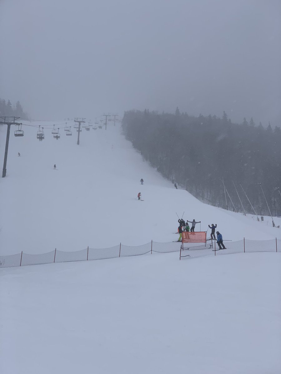 TGAS_PE's tweet image. First run of ‘superstar’ the Ski World Cup run! Before and after pictures, with cloud of snow + double ejection for Toby on the way down... ⛷ #TGSkiUSA