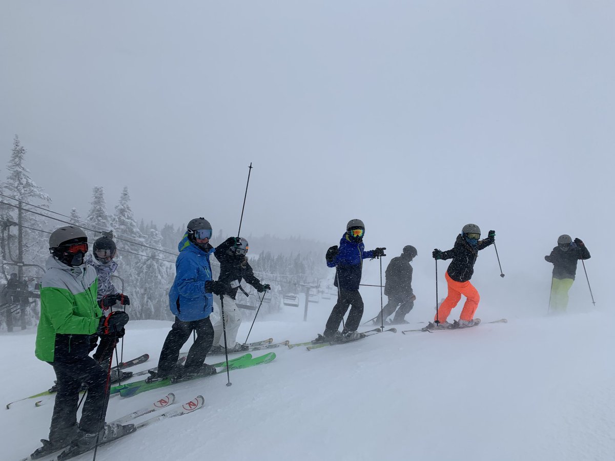 TGAS_PE's tweet image. First run of ‘superstar’ the Ski World Cup run! Before and after pictures, with cloud of snow + double ejection for Toby on the way down... ⛷ #TGSkiUSA