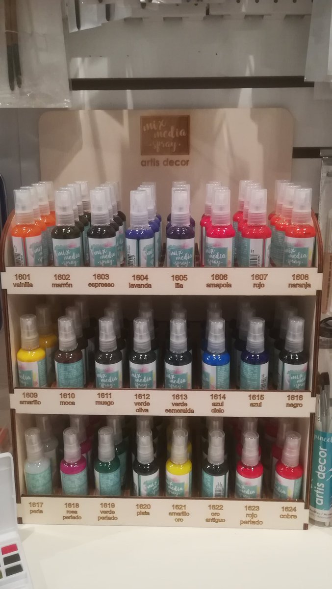 KreativaArtis's tweet photo. Kaixo! Novedades que nos van llegando...Mix Media en spray y acuarelas Watercoloor 24 colores, aptas para todos los estilos, con 2 pinceles rellenables con una óptima pigmentación y transparencia, todo de ello de @decomanoficial. #comerciolocal #manualidades #acuarela #decoman https://t.co/nTy8yUy3By